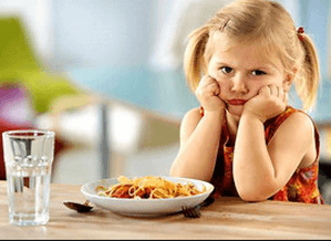 Чем кормить ребенка при пищевом отравлении (диета) — примерное меню