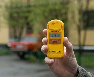 Как измерить уровень радиации дома в помощью мобильного?