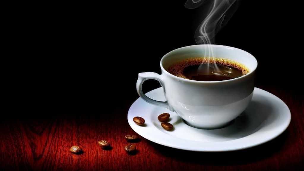 Как кофе влияет на жидкость в организме: задерживает или выводит