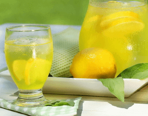 Лимон при отравлении алкоголем (пищей): помогает ли?