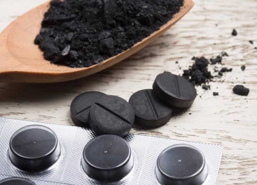 Помогает ли активированный уголь от тошноты?